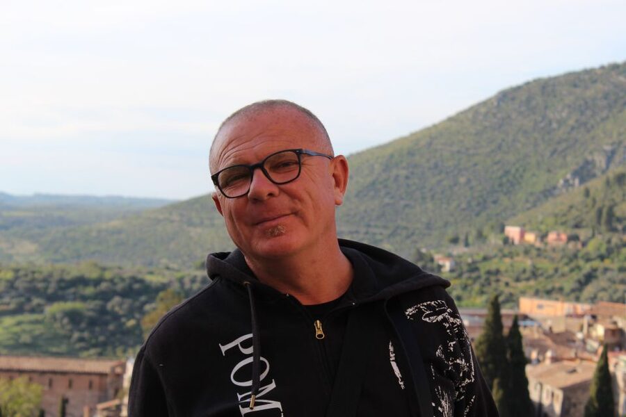 Naples: Food Tour with Davide - Spaccanapoli Street: walking through flavors and WWII-era change