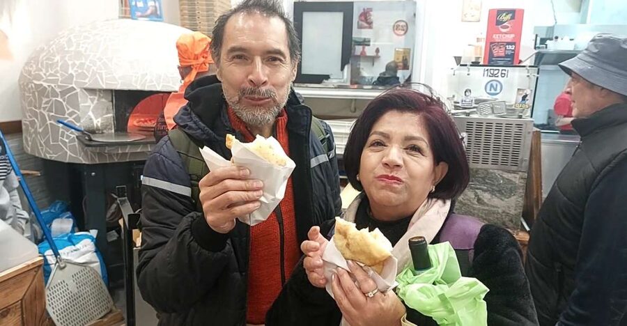 Naples: Street Food Experience With 6 Stops - Entering La Pignasecca: the market that sets the mood