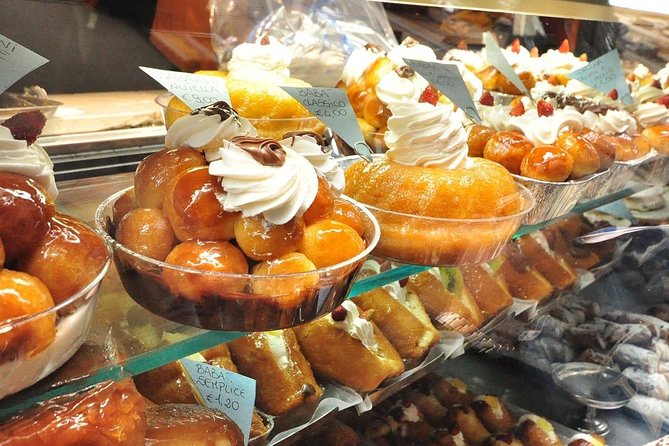 Naples Street Food Experience with local guide - Small Group Tour - Pignasecca Market: Real Naples Food Between Old Town and the Market District