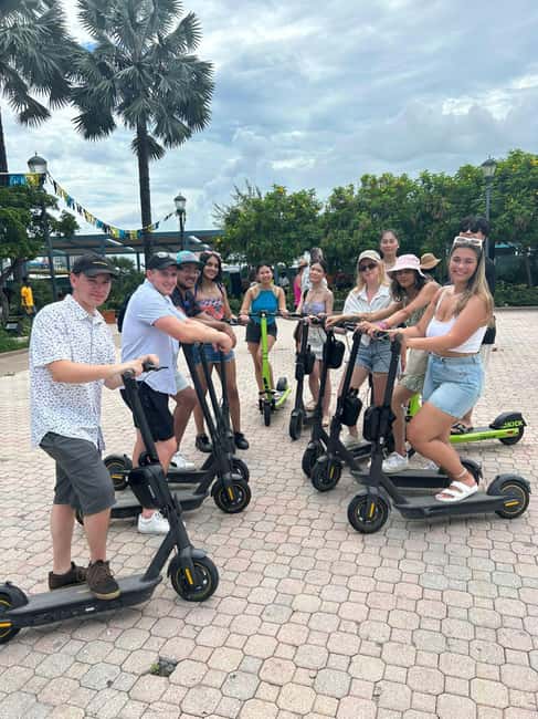 Nassau: E-Scooter Tour with Food Tasting and Local Drinks - Rum Cake Factory: the smell test for a Bahamian classic