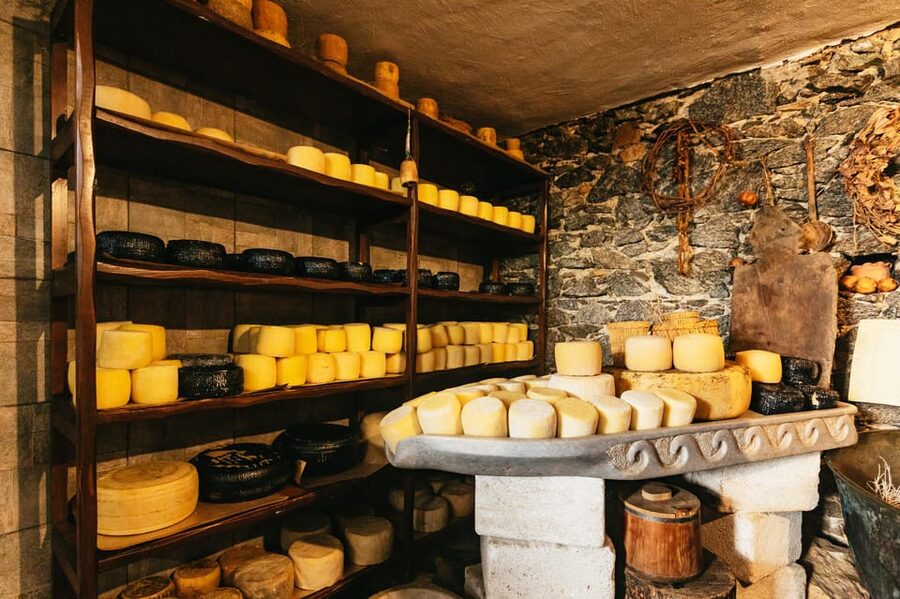 Naxos: Naxos Town Food Tour with Tastings and Wine - Finishing near the Temple of Apollo (and the sunset gamble)