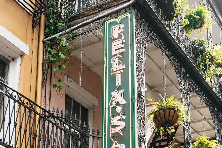 New Orleans: French Quarter Food Tour with Tastings - The Storytelling Angle: When Vendors and Guides Talk Food, Not Just Facts