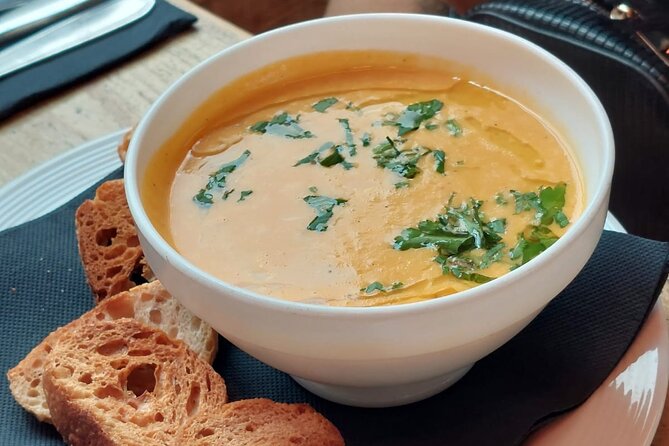 Nice Food Tour – A Full Meal on French Riviera by Do Eat Better - Stop 3: Near Eglise Saint-François-de-Paule, socca and pissaladière