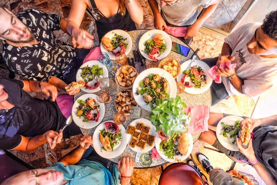 Nice: Provencal Food Walking Tour with Tastings - The Tasting Lineup: Pan Bagnat, Socca, Pissaladière, and Niçois Farçis