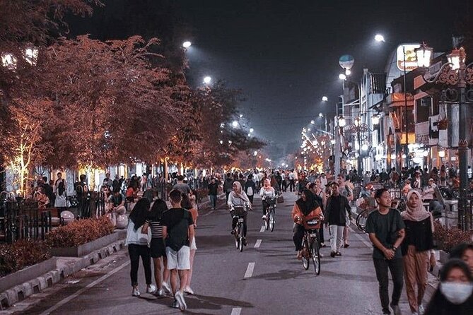 Night Walking Tour-Malioboro street food with guide at Yogyakarta - Quick highlights