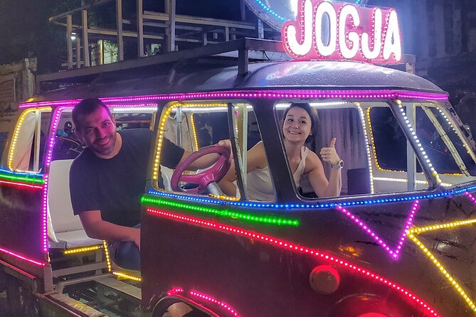 Night Walking Tour-Malioboro street food with guide at Yogyakarta - Jalan Malioboro: lumpia bamboo shoot and the street-food legends