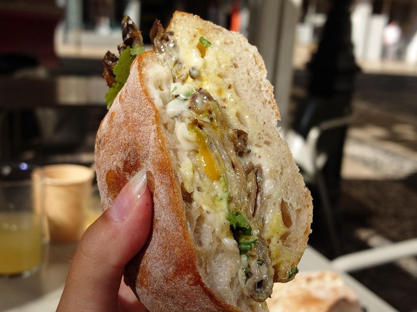 No Diet Club - Unique food tour in Lisbon with many Tastings - Guide style that makes the food stick