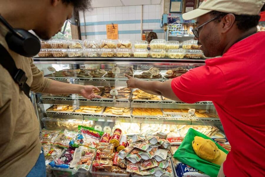 NYC: Brownstone Brooklyn History, Culture and Food Tour - Cobble Hill: the long stop with the most to taste