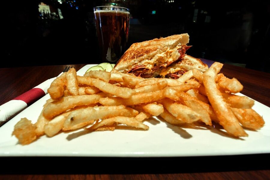 NYC: Greenwich Village Food Tour with 6 Authentic Tastings - Meeting at IFC Center: Finding Your Guide in Under 2 Minutes