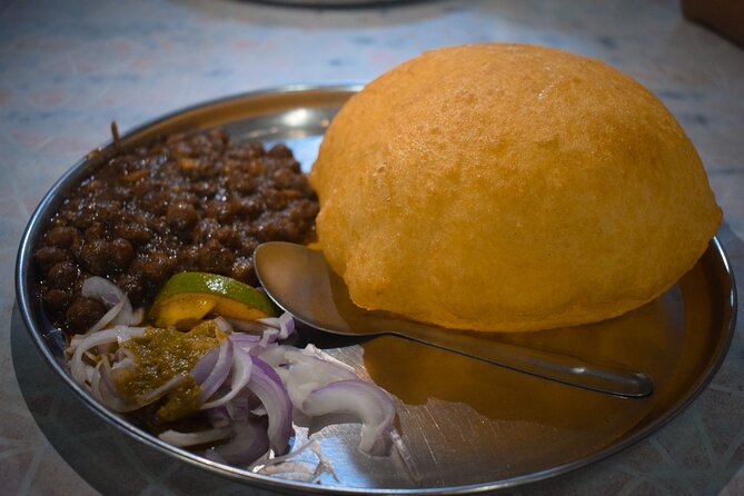 Old Delhi Street Food Tour - Getting there the easy way: Rajiv Chowk to Old Delhi by metro and rickshaw