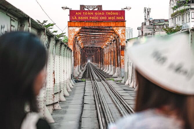 Old Quarter Food Tour in Hanoi - Small group setup: how max 12 changes the whole experience