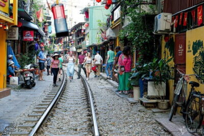 Old Quarter Food Tour in Hanoi - Your guides: Albert, Sophia, Phoebe, Vy, and Pia-style teaching