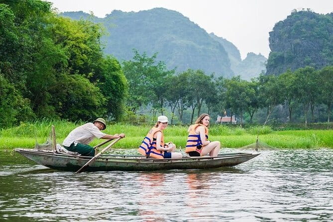 Old Quarter Food Tour in Hanoi - Long Biên Bridge stop: bánh cuốn and cháo sườn sụn in the right setting