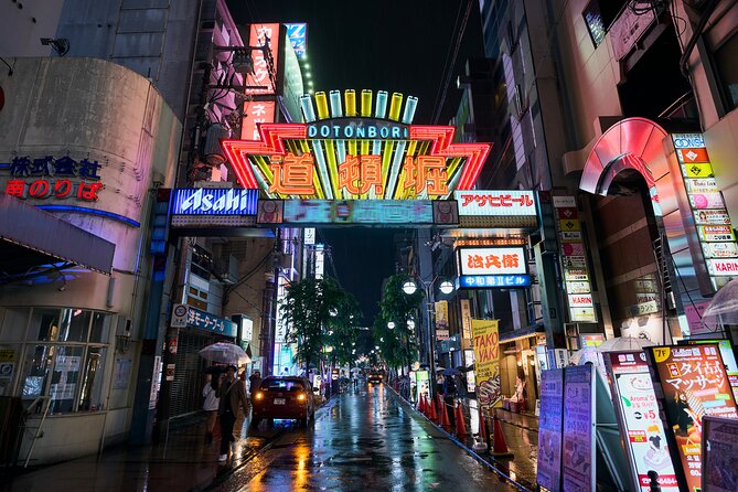 Osaka: Guided Food Tour with 12 Dishes at 4 Local Eateries - The guides: why hosting style matters on a food tour