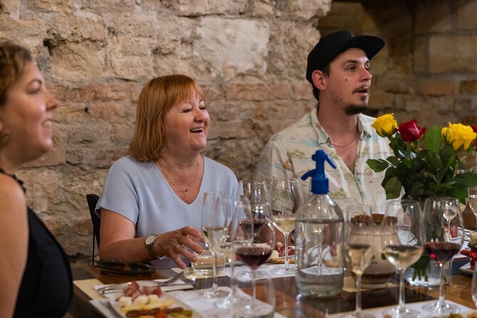 Palace District Evening Culinary, Wine, and History Walk - Practical logistics that matter more than you think