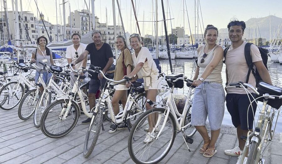 Palermo: Guided Bike Tour with Street Food Tasting - Piazza Marina and the 173-year-old Moreton Bay fig