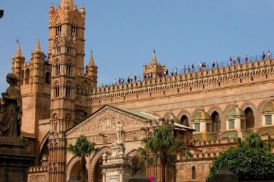 Palermo Street Food tour: art, history and ancient markets - Capo Street Market on via Porta Carini and via Bandiera