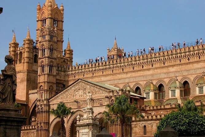 Palermo Street Food tour: art, history and ancient markets - Capo Street Market on via Porta Carini and via Bandiera