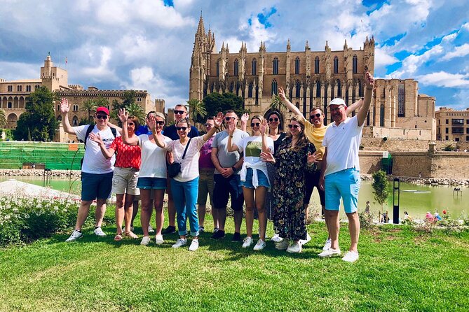 Palma de Mallorca Bike Tour with tapas - Palma Cathedral (La Seu) from every angle, without going inside