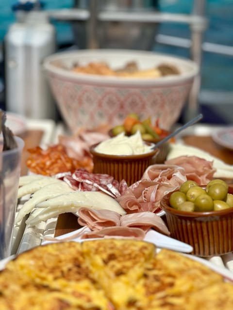 Palma de Mallorca: Sailing Boat Trip with Skipper & Tapas - A short, friendly private sail around Palma