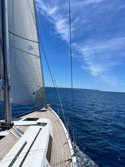 Palma de Mallorca: Sailing Tour with Drinks and Tapas - Getting to Club de Mar without stress (and why the meeting point matters)