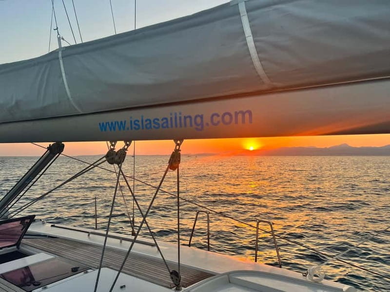 Palma de Mallorca: Sailing Tour with Drinks and Tapas - Back toward Palma: relaxing sailing with a final scenery loop