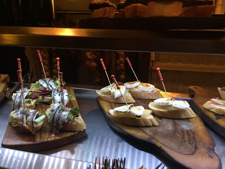 Palma Old Town Sunset Tour and Food Tastings - Plaça Major and the crafts market: a local-feeling stop