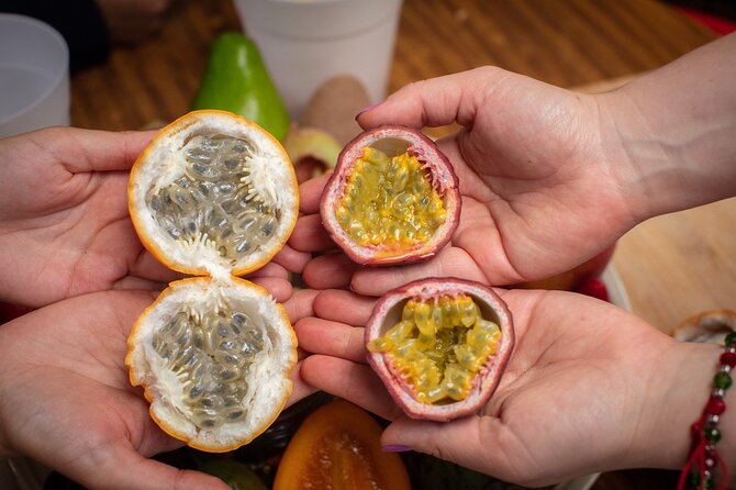 PALOQUEMAO MARKET FOOD TOUR. EXOTIC FRUIT. LOCAL SNACKS. /Min 2 pax - Exotic fruit sampling: what you’ll learn beyond taste