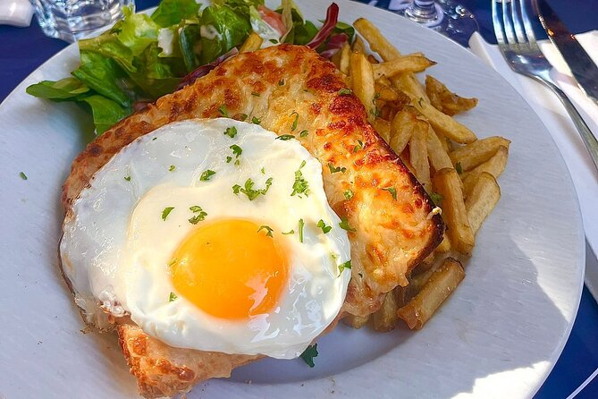 Paris Le Marais Food Tour – Full French Meal by Do Eat Better - Hôtel de Sully courtyard: cheese as a lesson