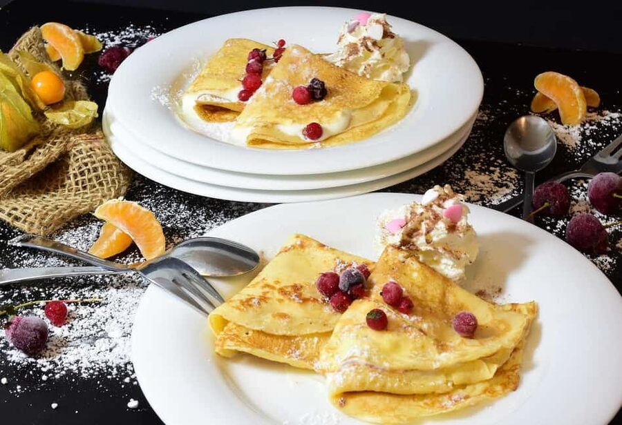 Paris Le Marais Food Tour: Full Traditional French Feast - Le Marais is built for a French feast on foot