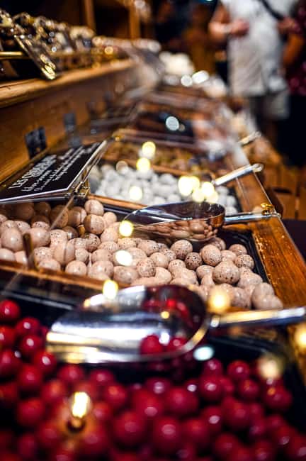 Paris: Montmartre Food Tasting Walking Tour with Secret Dish - Should You Book This Montmartre Secret Dish Tour?