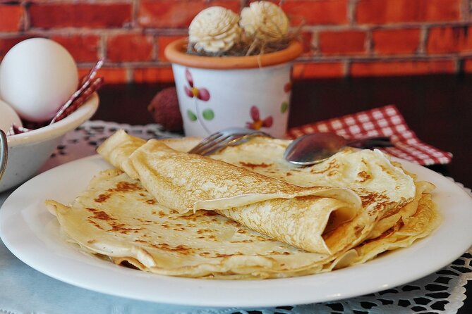 Paris Montmartre Food Tour - A Full French Meal by Do Eat Better - The food flow: appetizer-to-dessert in 5 stops