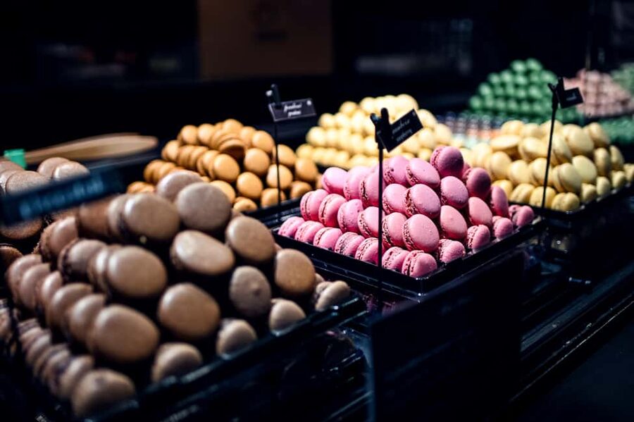 Paris: Montmartre Food Tour with 10 Local Tastings & Wines - Montmartre on Foot: a food plan that feels like how locals eat
