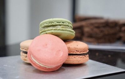 Paris: Montmartre Food Tour with Full Meal - Rue Lepic: where the food comes with street-level context