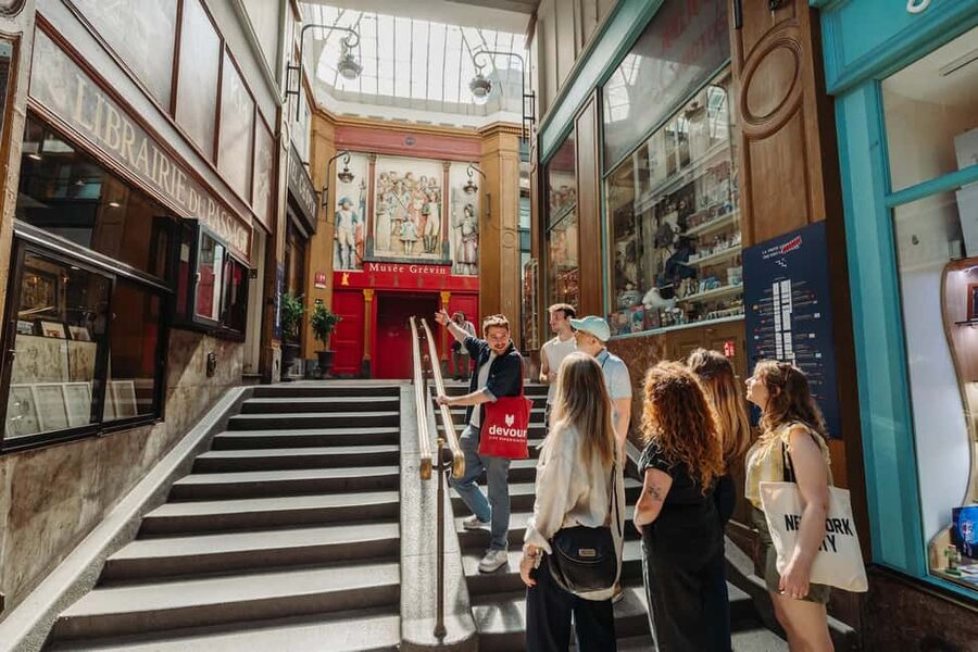 Paris: Pastries and Chocolate Walking Food Tour - PLAQ Chocolat: bean-to-bar tastings for people who actually care about cacao