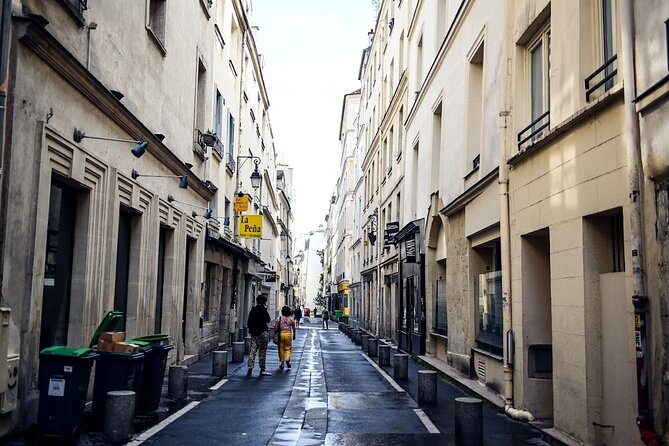 Paris St Germain Food Tour with Cheeses, Foie Gras, Wines & More - Guides make or break a tasting tour—this one seems to nail it