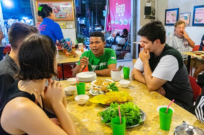 Phnom Penh Evening Food Tour - Inclusive 5 stops local Tastings - Stop 5: Russian Market at night and the dessert test