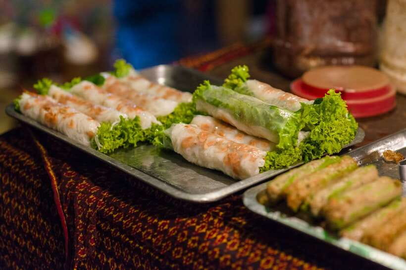 Phnom Penh: Evening Food Tour with Drinks & Tuk Tuk Included - Who this tuk-tuk food crawl suits best