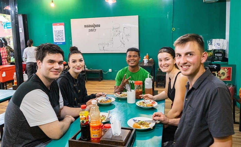 Phnom Penh: Evening Food Tour with Drinks & Tuk Tuk Included - The back-alley home-cook stop near the Royal Palace