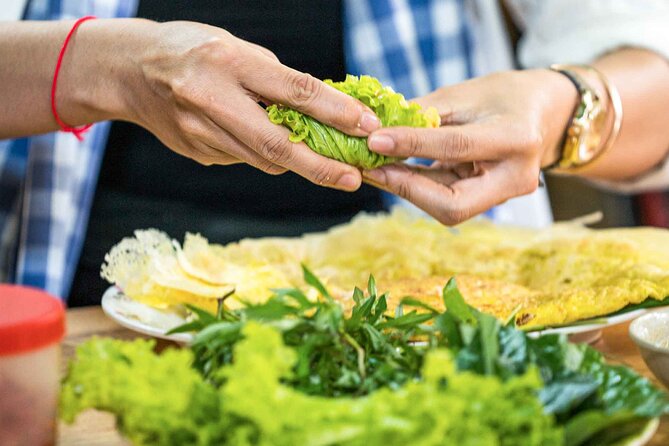 Phnom Penh Morning Market & Food Tour by Tuktuk - Includes All Food & Drinks! - Should you book this Phnom Penh morning market food tour?