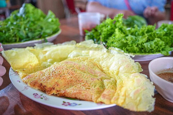 Phnom Penh Morning Market & Food Tour by Tuktuk - Includes All Food & Drinks! - Getting around by tuktuk without losing your appetite