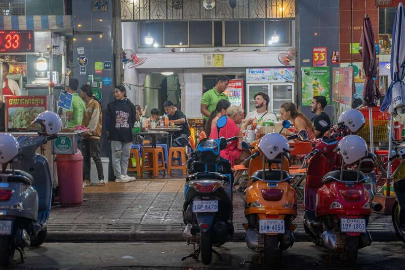 Phnom Penh Night Foodie Vespa Tour / Tuk Tuk Available - Key points before you go