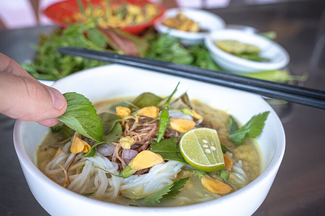Phnom Penh’s Culinary Underground: Local Food Tour by Tuk-tuk - Phnom Penh street food by tuk-tuk: why 5:30pm matters