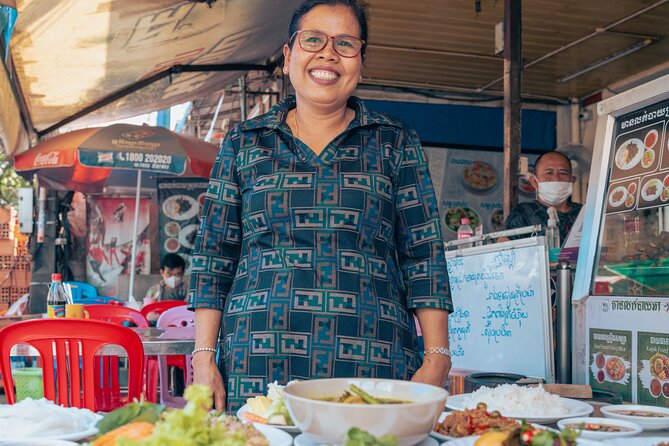 Phnom Penh’s Culinary Underground: Local Food Tour by Tuk-tuk - The tasting route: Khmer curry noodles to Auntie Song’s ribs