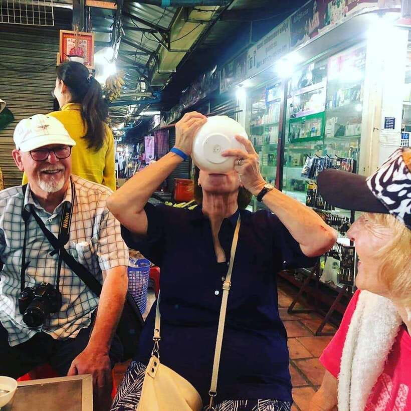 Phnom Penh's Ultimate Street Food Tour by Tuk Tuk - Stop 1: Royal Palace Area for Your First Round of Khmer Flavors