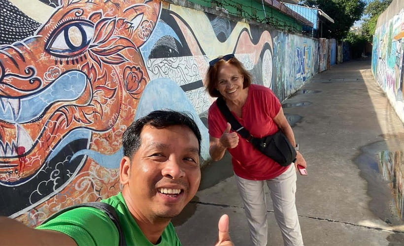 Phnom Penh: Street Art & Food Tour by Tuk-Tuk - Street Art in Boeung Kak 1: Khmer Symbols, Photo Stops, and Stories You Can Read