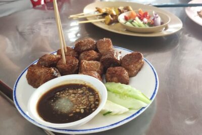 Phuket Food Tour and City Walk by Jane - Start at Ranong Main Market: the logistics that affect your day