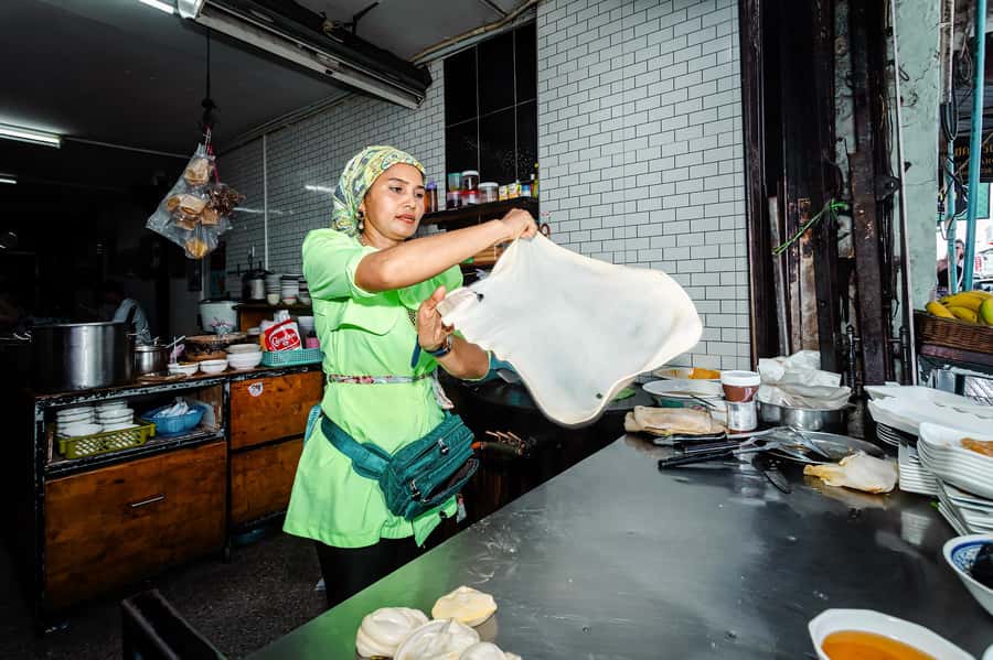 Phuket: Southern Flavours Food Tour with 15+ Tastings - Phuket Old Town is the right stage for southern flavors
