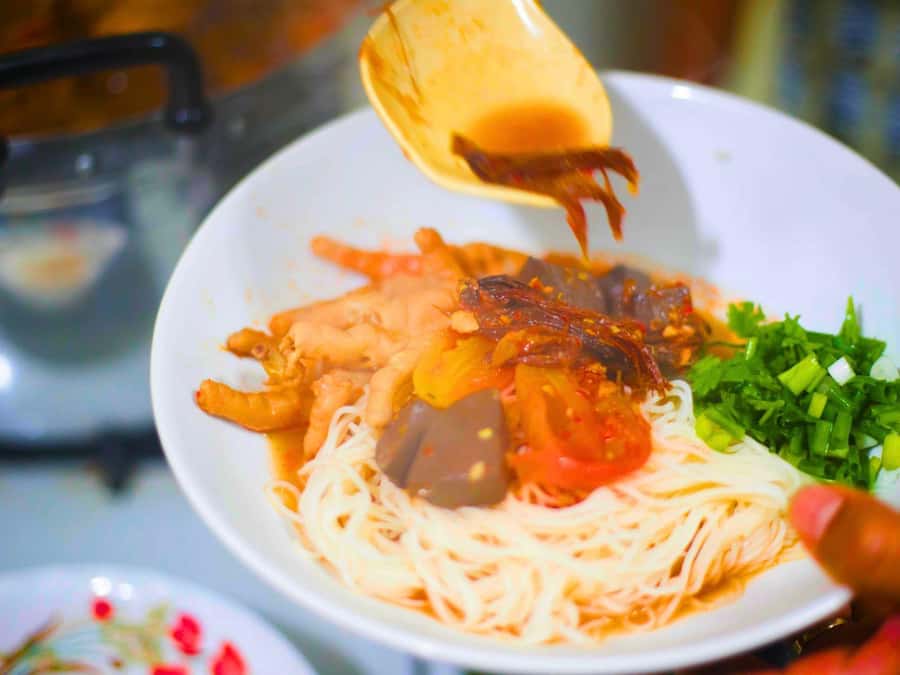 Phuket: Southern Thai Flavors Food Tastings Tour - Phuket Old Town + Thalang Road vibe: Oh Aew cools you down