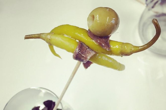 Pintxo and Tapas tour with local Food Expert - Oihana’s guide style: history you can actually use